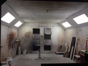 Chambre à peinture fermée 16 x 14 x 9 pieds