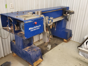 Tour à bois Machitech  numérique cnc 40 pouces x 8 pouces de diamètre 2006 600 volts 7.5 hp.