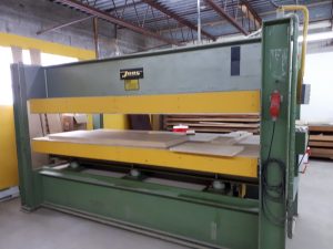 Presse chaude électrique Joos 52 x 118 pouces