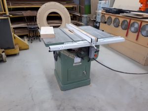 Banc de scie Général canada modèle: 360, 220 volts