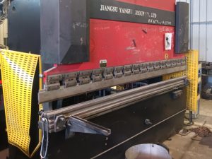Presse plieuse 100 tonnes