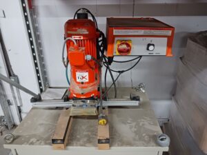 Perceuse inséreuse à penture Blum Minidrill