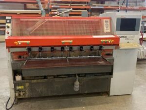 Perceuse inséreuse a goujons CNC Gannomat Index 130 logic 2006 470 tb